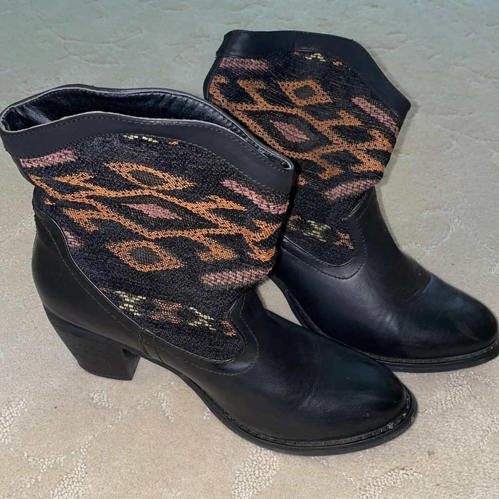 Booties With Pattern Top